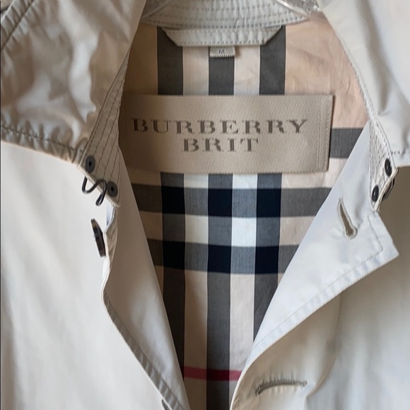 Burberry Trench - Picture 2 of 4